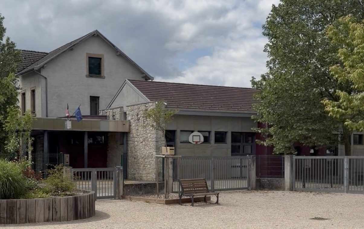 LES ABRETS EN DAUPHINE – École des dauphins